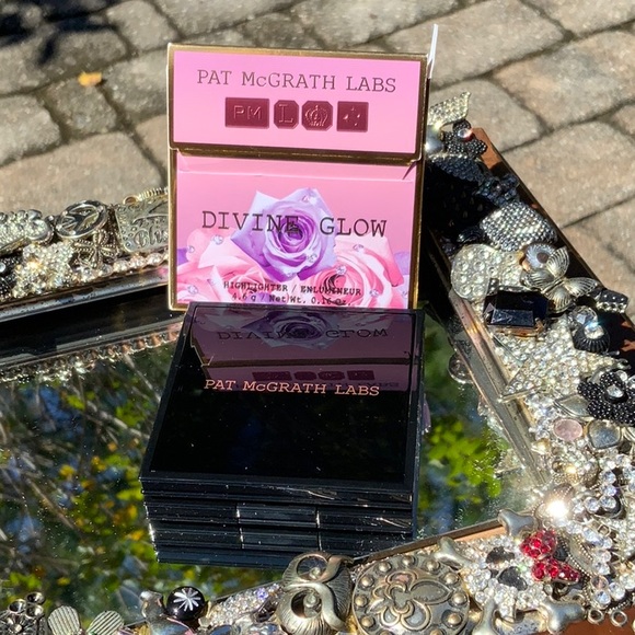 PAT MCGRATH SKINFETISH DIVINE GLOW HIGHLIGHTER, GOLDEN MOONLIGHT - Picture 1 of 7